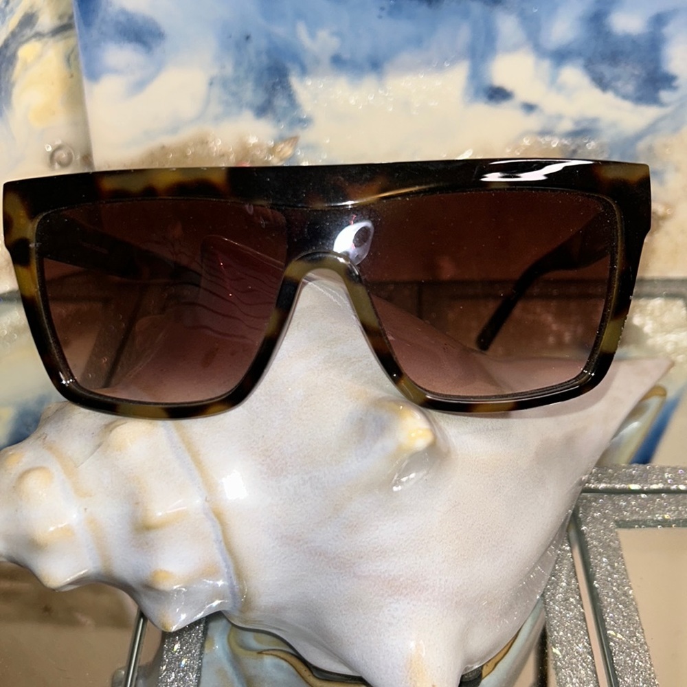 Unisex Overside Sunglass French Collection